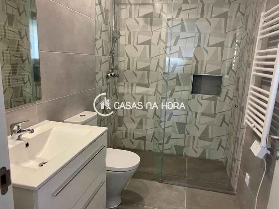 Apartamento T1 para Arrendamento em Caparica e Trafaria Foto 13