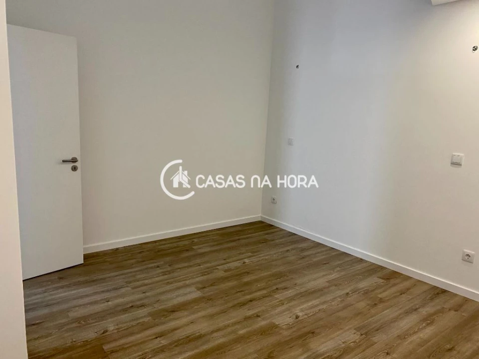 Apartamento T1 para Arrendamento em Caparica e Trafaria Foto 3