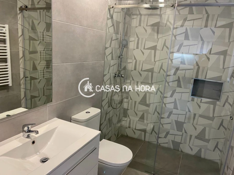 Apartamento T1 para Arrendamento em Caparica e Trafaria Foto 15