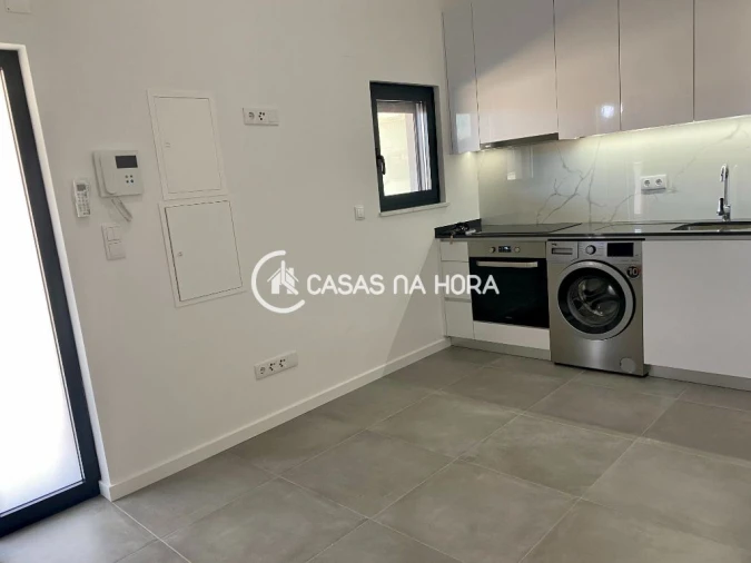 Apartamento T1 para Arrendamento em Caparica e Trafaria Foto 5