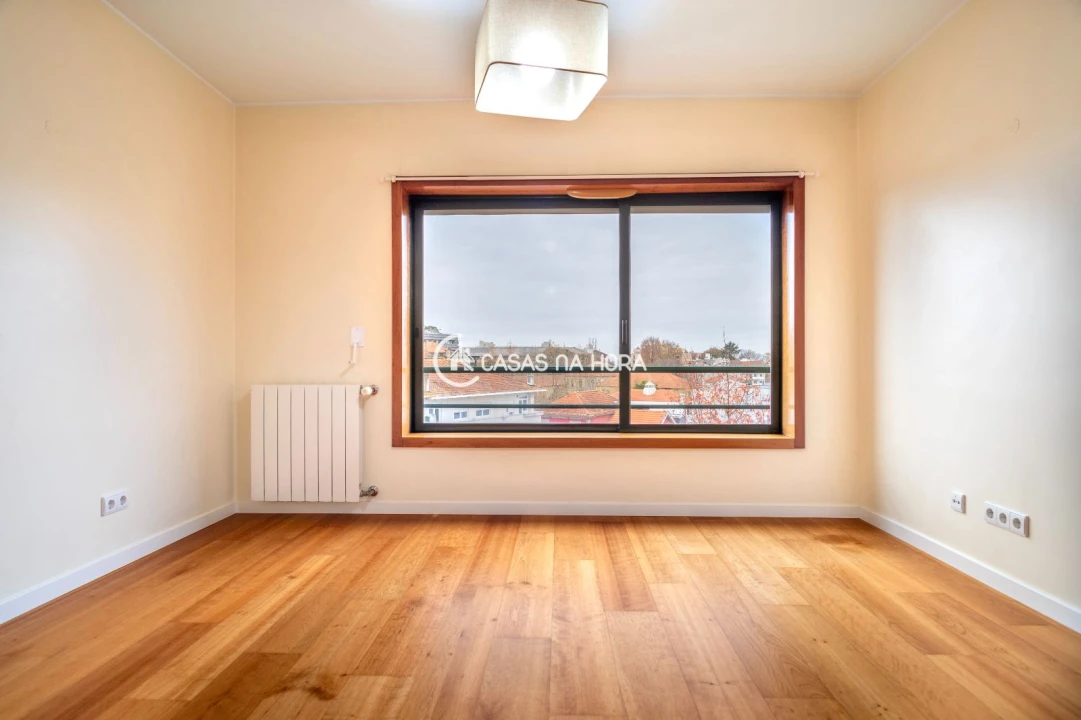 Apartamento T1 para Arrendamento em Paranhos Foto 4