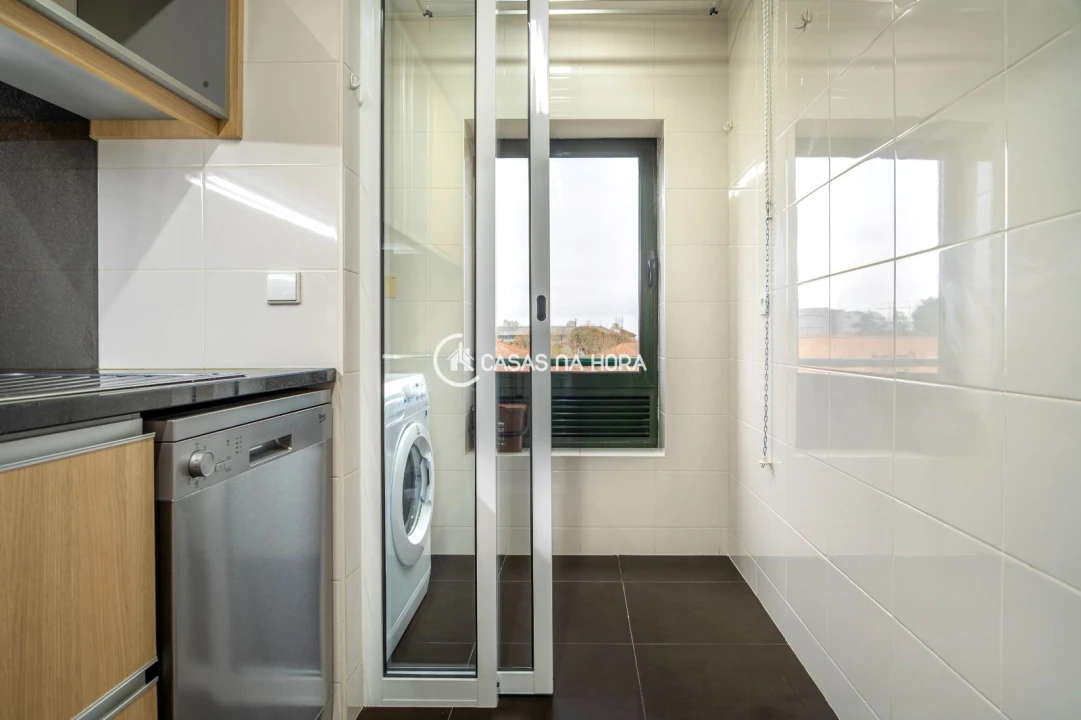 Apartamento T1 para Arrendamento em Paranhos Foto 8