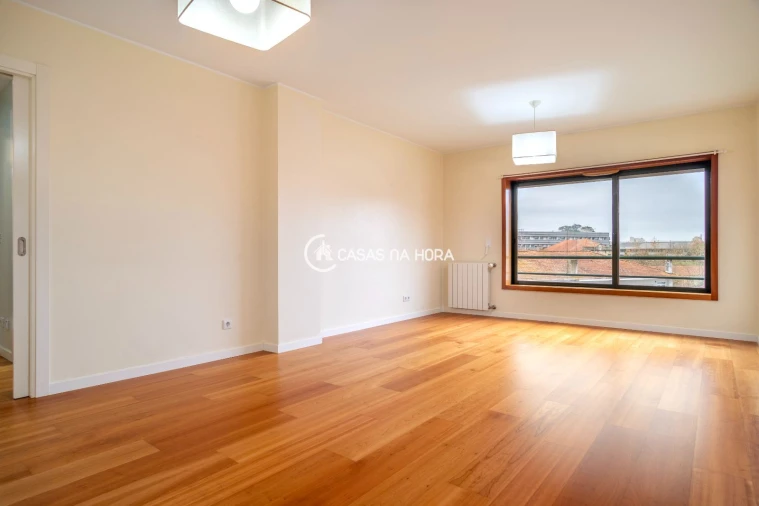 Apartamento T1 para Arrendamento em Paranhos Foto 3