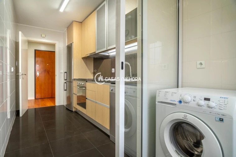 Apartamento T1 para Arrendamento em Paranhos Foto 9