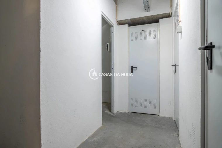 Apartamento T1 para Arrendamento em Paranhos Foto 20