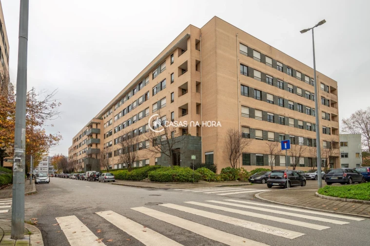 Apartamento T1 para Arrendamento em Paranhos Foto 21