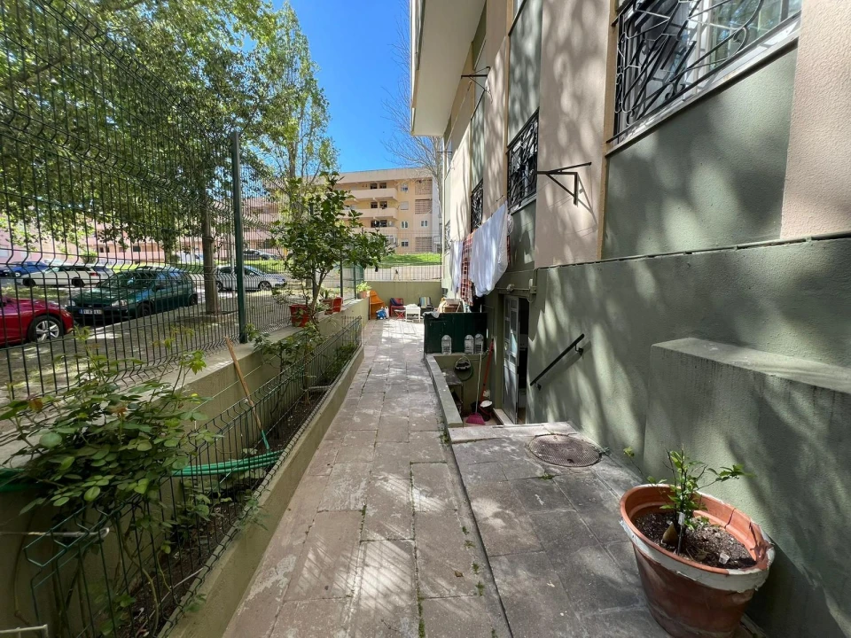 Escritório para Venda em Setubal (São Sebastião) Foto 1