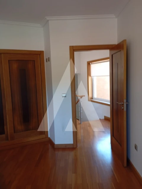 Moradia T6 para Venda em Palhaça