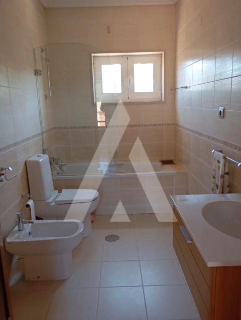 Moradia T6 para Venda em Palhaça