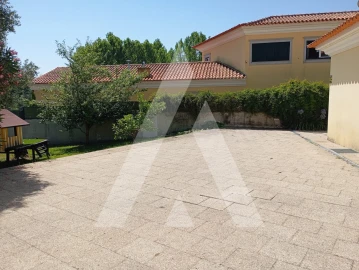 Moradia T6 para Venda em Palhaça