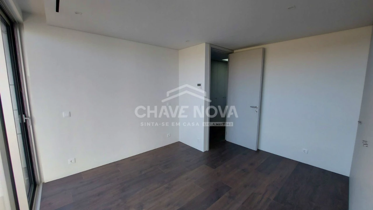Apartamento T3 para Venda em Custóias, Leça do Balio e Guifões Foto 10