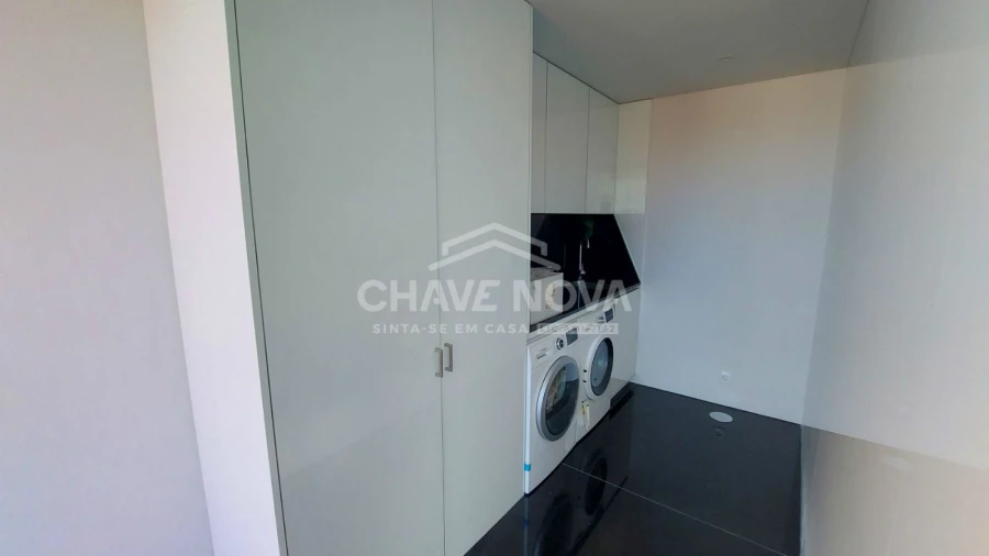 Apartamento T3 para Venda em Custóias, Leça do Balio e Guifões Foto 8