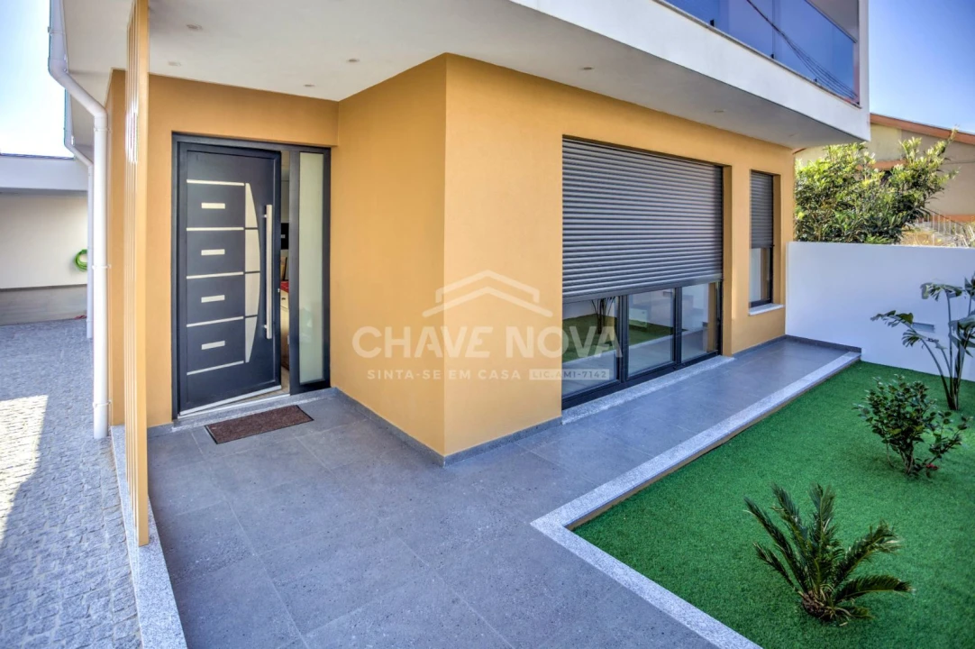 Moradia T3 para Venda em Madalena Foto 3