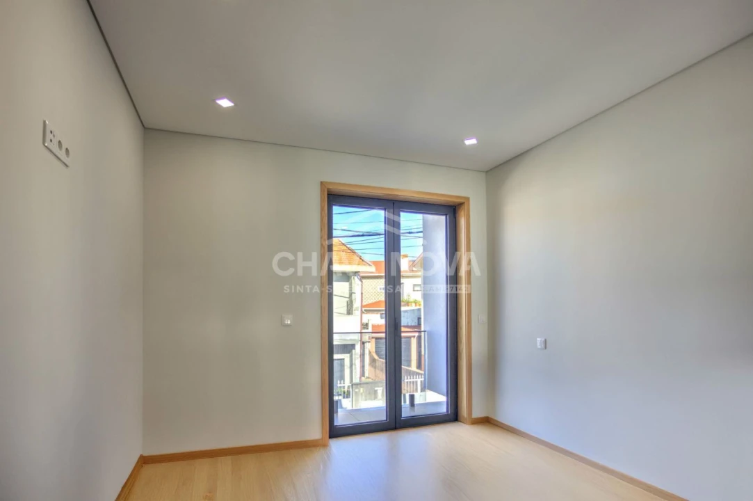 Moradia T3 para Venda em Madalena Foto 17