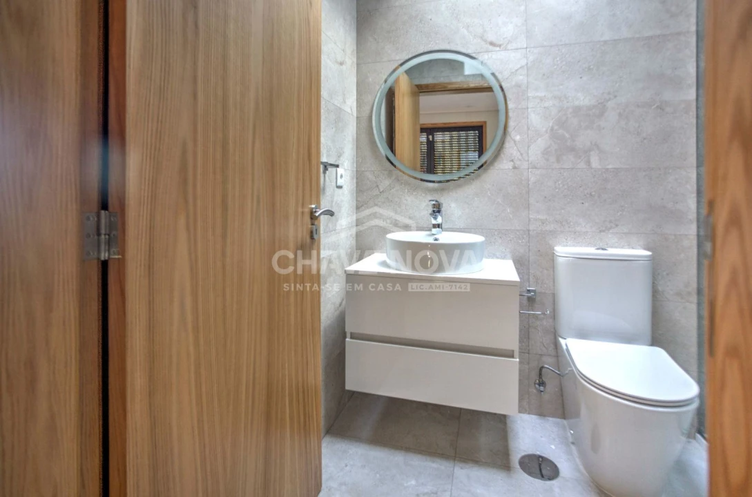 Moradia T3 para Venda em Madalena Foto 21