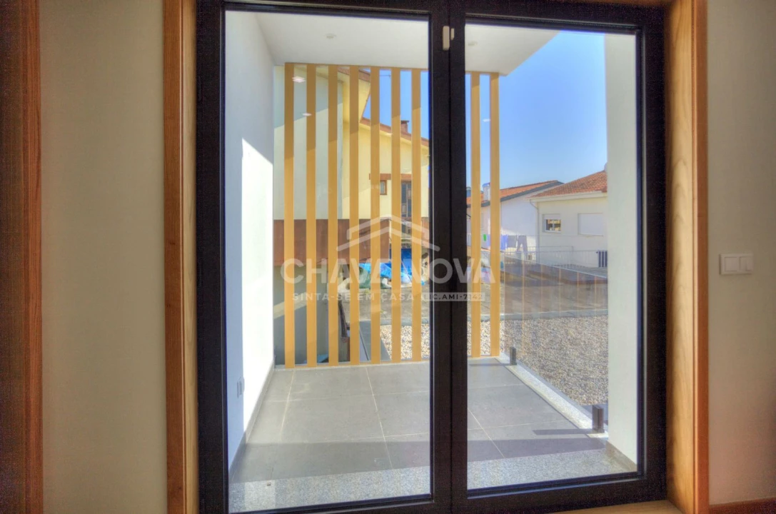 Moradia T3 para Venda em Madalena Foto 24