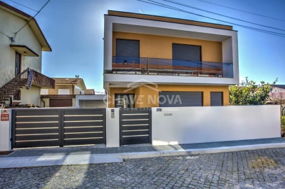 Moradia T3 para Venda em Madalena