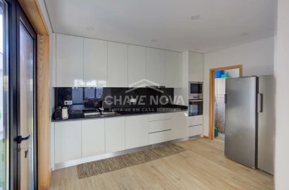 Moradia T3 para Venda em Madalena