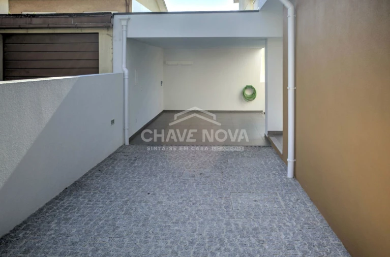 Moradia T3 para Venda em Madalena Foto 4