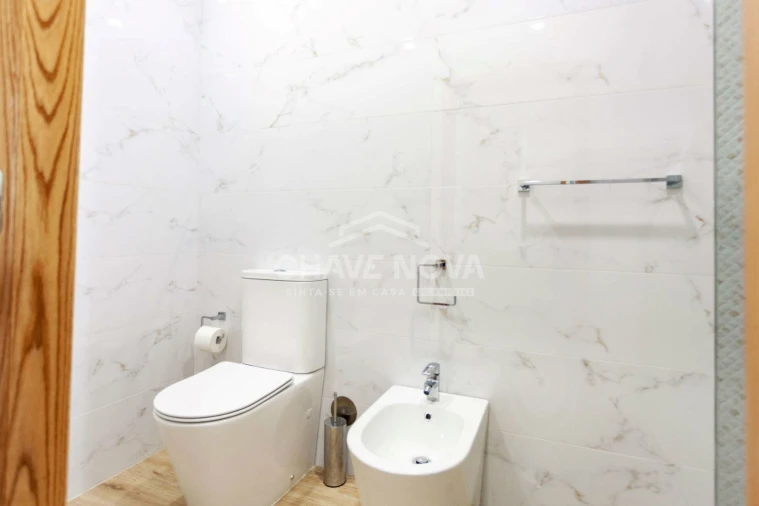 Moradia T3 para Venda em Madalena Foto 13