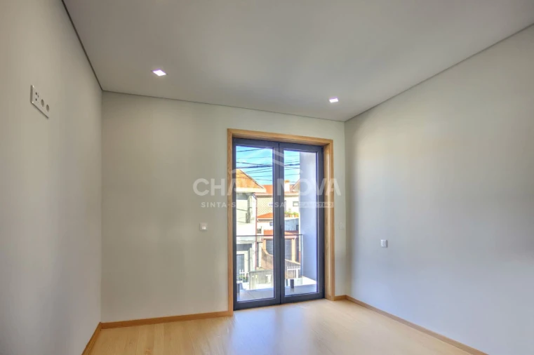 Moradia T3 para Venda em Madalena Foto 17