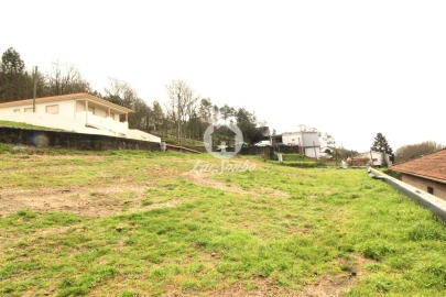 Terreno para Venda em Cepães e Fareja