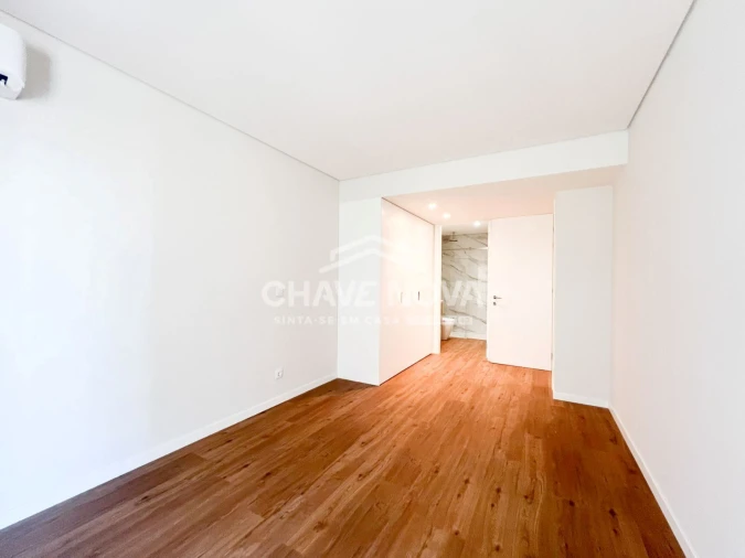 Apartamento T1 para Venda em Oliveira do Douro Foto 3