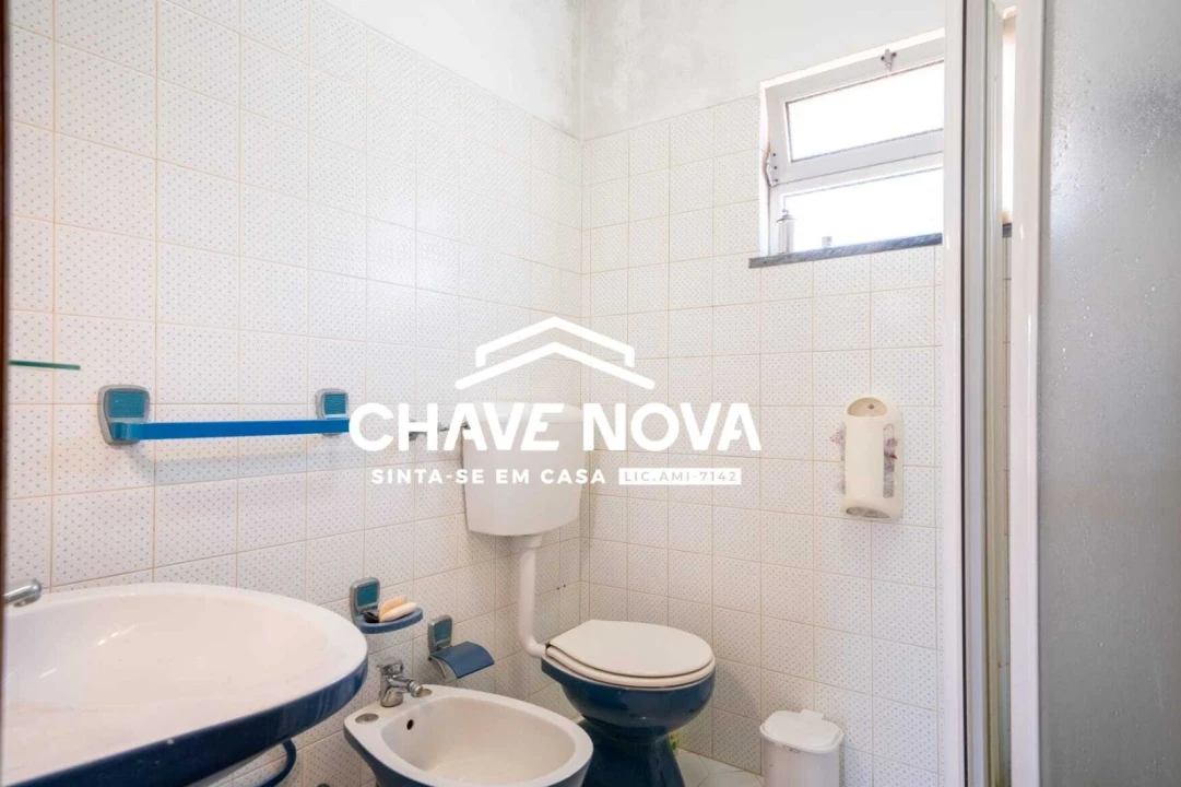 Moradia T6 para Venda em Quarteira Foto 18