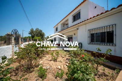 Moradia T6 para Venda em Quarteira