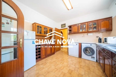 Moradia T6 para Venda em Quarteira