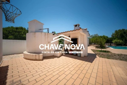 Moradia T6 para Venda em Quarteira