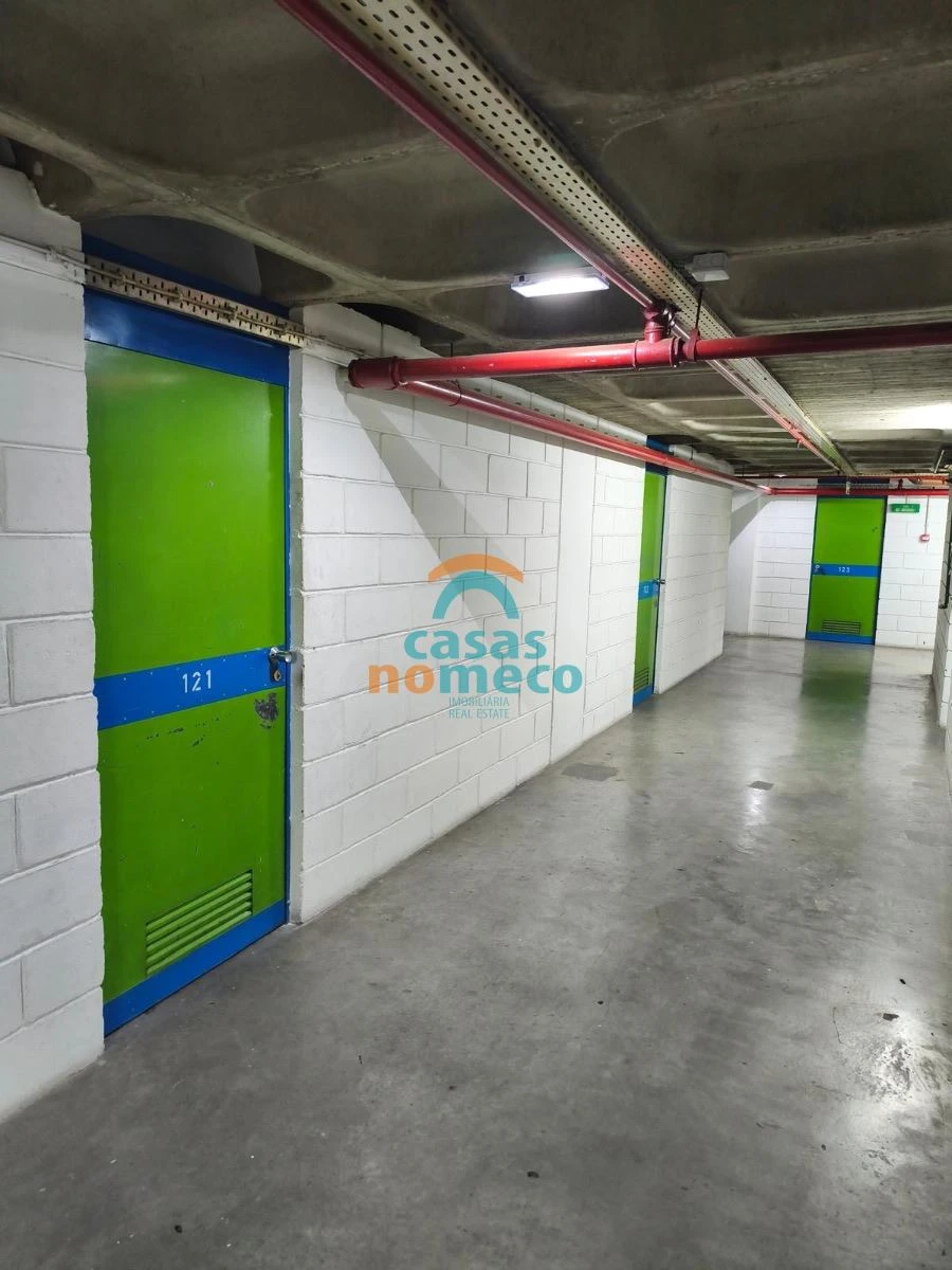 Armazém para Arrendamento em Campo de Ourique Foto 2