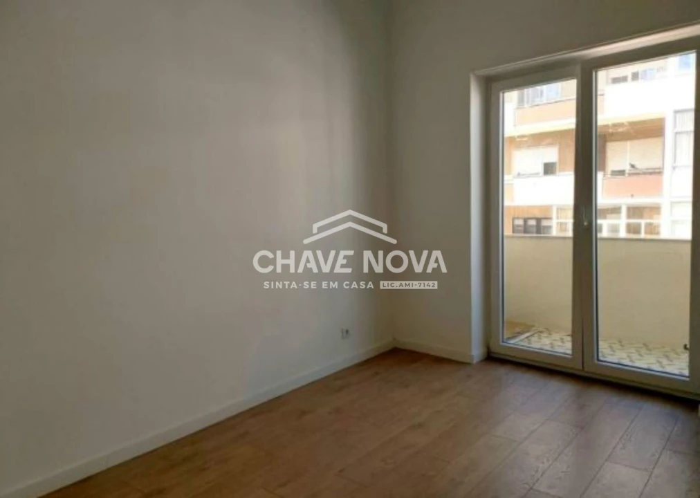 Apartamento T2 para Venda em Almada, Cova da Piedade, Pragal e Cacilhas Foto 9