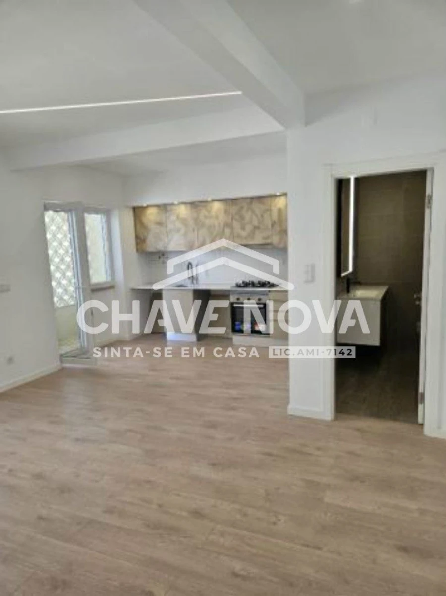 Apartamento T2 para Venda em Almada, Cova da Piedade, Pragal e Cacilhas Foto 2