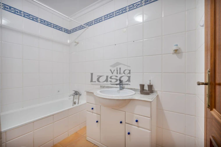 Apartamento T2 para Venda em Portimão Foto 18