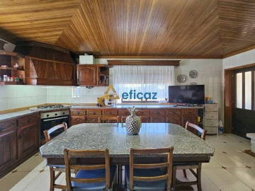 Apartamento T4 para Venda em Carvalhosa