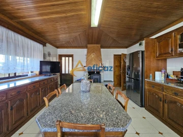 Apartamento T4 para Venda em Carvalhosa