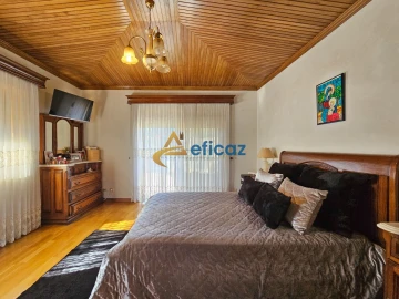 Apartamento T4 para Venda em Carvalhosa