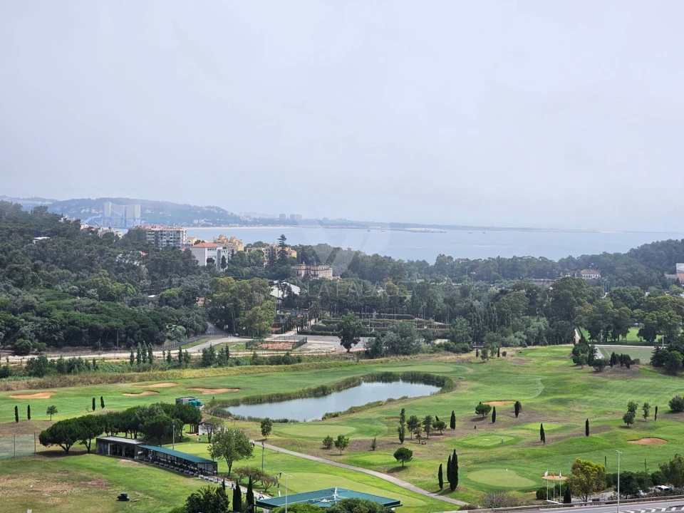 Prédio para Venda em Carnaxide e Queijas Foto 1