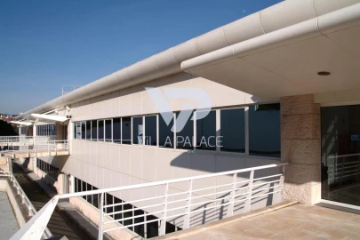 Prédio para Venda em Carnaxide e Queijas