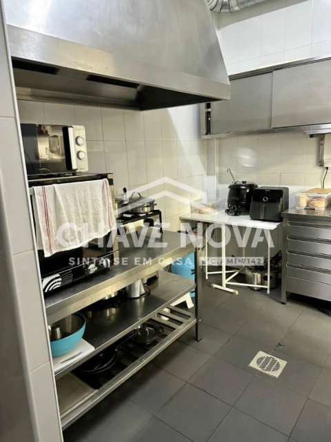 Loja para Trespasse em Póvoa de Santo Adrião e Olival Basto