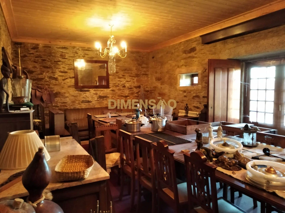 Moradia T5 para Venda em Venade e Azevedo Foto 1