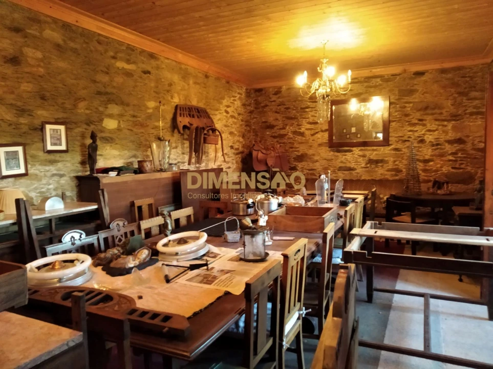 Moradia T5 para Venda em Venade e Azevedo Foto 3