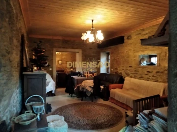 Moradia T5 para Venda em Venade e Azevedo