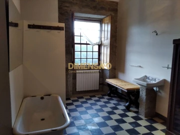 Moradia T5 para Venda em Venade e Azevedo