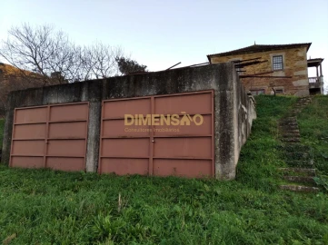 Moradia T5 para Venda em Venade e Azevedo