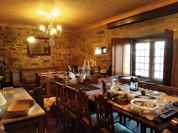 Moradia T5 para Venda em Venade e Azevedo