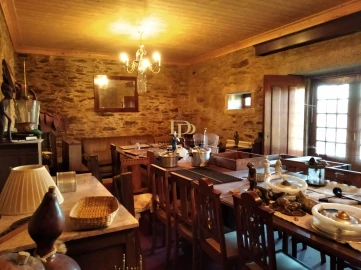 Moradia T5 para Venda em Venade e Azevedo