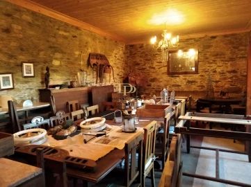 Moradia T5 para Venda em Venade e Azevedo