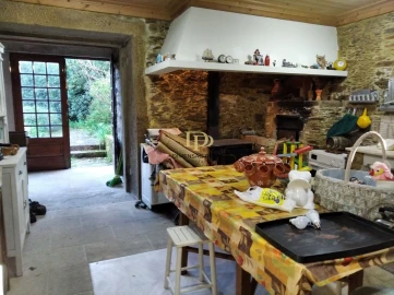 Moradia T5 para Venda em Venade e Azevedo